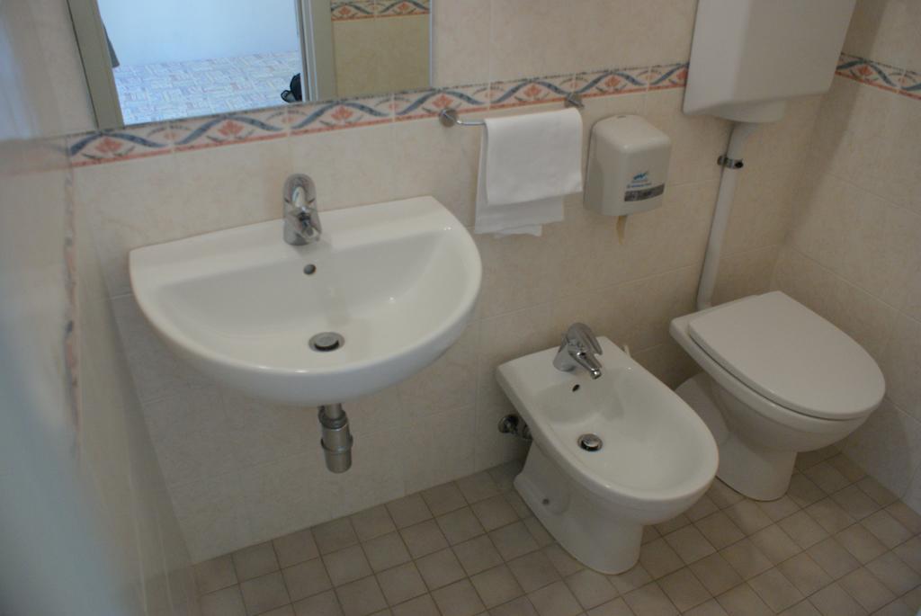 Hotel Londra Rimini Cameră foto