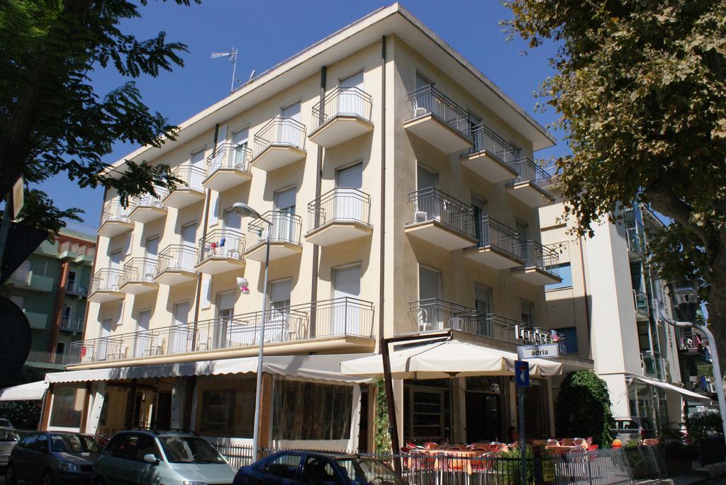 Hotel Londra Rimini Exterior foto